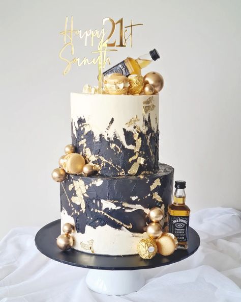 Happy 21st Sanuth 🤍🖤💛 hope you had a big birthday bash 🎉 #blackandgoldcake #21stbirthdaycake #elegantcake #glambirthday #goldaccent #twotiercake #celebrationcakes #chicbirthday #luxbirthday #sophisticatedsweets #blackwhitegold #golden21 #bespokecake #milestonecelebration #tarneit #truganina #mambourin #rockbank #carolinesprings #taylorslake #manorlakes #pointcookcakes #pointcook #sanctuarylakes Black And Gold Cake, Cake Design For Men, Dad Birthday Cakes, Man Cake, Two Tier Cake, Birthday Cake For Him, Chic Birthday, 21 Birthday, 21st Birthday Cake