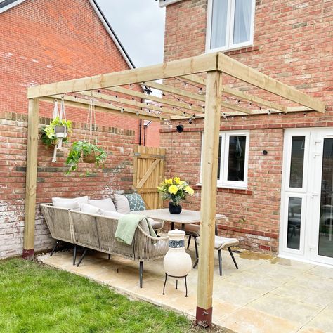 Small Garden Pergola, Fence Landscaping Border Backyard Ideas, Small Pergola, Pavers Backyard, Privacy Fence Designs, Building A Pergola, Modern Pergola, Wood Pergola, Pergola Attached To House