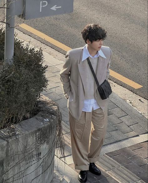 Dinner Outfits Men, Dinner Outfit Men, Korean Street Fashion Men, Semi Formal Outfit, Semi Formal Outfits, Men Aesthetic, Formal Men Outfit, Archive Fashion, Shot Hair Styles