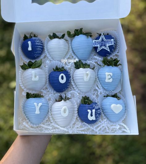 Cowboys Chocolate Covered Strawberries, Chiefs Chocolate Covered Strawberries, Bf Chocolate Covered Strawberries, Dipped Strawberries For Men, Dallas Cowboys Strawberries, Birthday Strawberries Chocolate Covered For Men, Covered Strawberries Ideas For Him, Chocolate Covered Strawberries For Boyfriend, Blue And White Strawberries