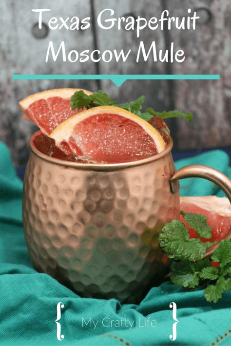 Blackberry Moscow Mule, Moscow Mule Drink Recipes, Mule Drink, Grapefruit Cocktail, Moscow Mules, Moscow Mule Recipe, Alcoholic Desserts, Copper Mug, Mule Recipe