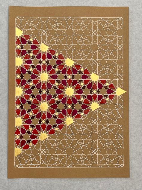 red, gold, burgundy on brown paper, islamic geometric art pattern, format: A4 pattern seen in Les éléments de l’art arabe by J.Bourgoin - plate No. 90 A - by unravelling pattern - by unravelling pattern Turkish Geometric Patterns, Islamic Geometric Design, Geometric Islamic Art, Turkish Tiles Pattern Design, Islamic Art Pattern Geometry, Islamic Geometric Pattern, Persian Art Pattern, Islamic Geometric Art, Islamic Patterns Geometric