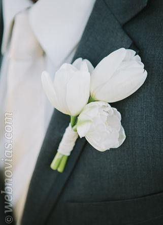 White Tulip Bouquet, Prom Flowers Bouquet, Wedding Flowers Tulips, Simple Elegant Wedding Dress, Tulip Wedding, White Winter Wedding, Mens Wedding Attire, Boda Ideas, Simple Elegant Wedding