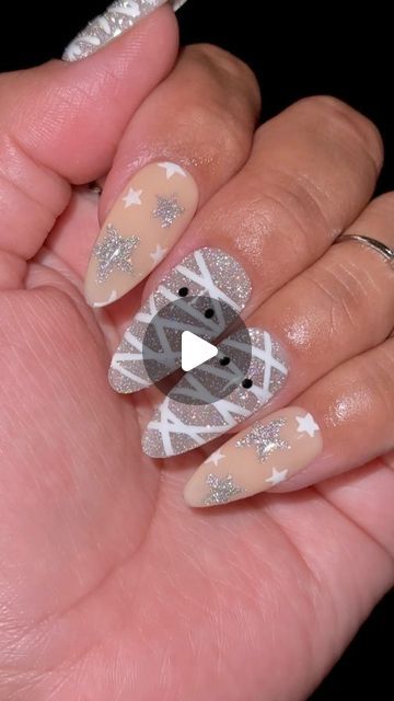 Daily Charme Official on Instagram: "Summerween ✨ Magical Mummy ✨ Nail Art Tutorial 🤍✨💿 Do you love this sparkly and holographic Halloween look?  Save & share for more summer & Halloween nail inspo! 🫶  Featuring @daily_charme: • H61 Suncatcher • J12 Mademoiselle • 001 Perfect Black • 002 Perfect White • Dotting Tools • Art Liner • Diamond Shine Top Coat • Charme Gel Tips “Almond Medium Clear”  #summerweennails #holonails #glitternails #summernails #halloweennails #holographicnails #chromenails #mummynails #nailtutorial #diynails #nailinspo #summernails2024" Mummy Nails, Holographic Nail Designs, Halloween Nail Art Tutorial, Summer Halloween, Tools Art, Mummy Halloween, Holo Nails, Spooky Stickers, Dotting Tool