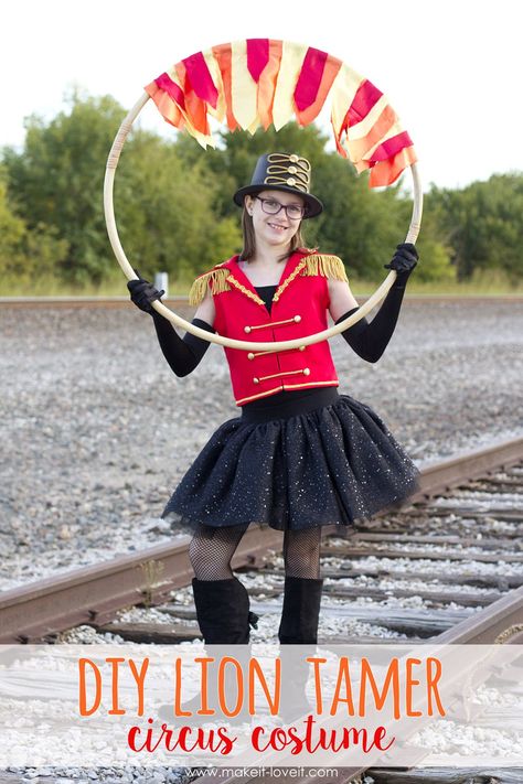 Make a LION TAMER Circus Costume | via www.makeit-loveit.com Circus Family Costume, Animal Costumes Diy, Circus Themed Costumes, Diy Halloween Costumes For Girls, Lion Tamer Costume, Circus Halloween Costumes, Diy Group Halloween Costumes, Carnival Outfit, Circus Outfits