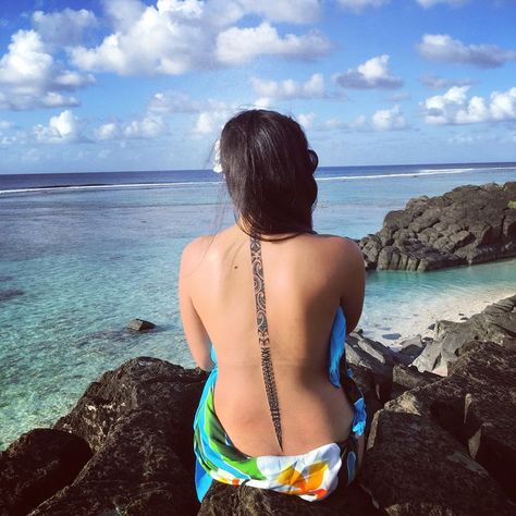 Fijian Back Tattoo Women, Samoan Spine Tattoo, Hawaiian Spine Tattoo, Polynesian Spine Tattoos For Women, Filipino Spine Tattoo, Cookisland Tattoos Women, Polynesian Spine Tattoo, Pacific Islander Tattoos, Fijian Tattoo Women