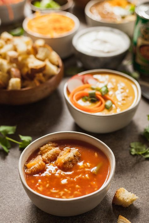 Sunday Football Soup Bar - An easy way to make sure everyone gets exactly what they want! #soupbuffet #soupbar #soup #vegetarian #footballfood Football Soup, Soup Presentation, Fancy Soup, Soup Bar, Soup Vegetarian, Beer Cheese Soups, Can Of Soup, Sunday Football, Desks Office