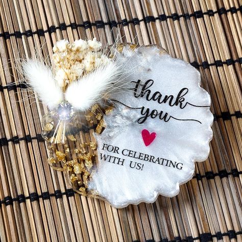 Amazon.com: Rallad 20 Pack Wedding Favors for Guests Resin Fridge Magnet Wedding Party Souvenir Gifts Bridal Shower Favors Magnet with Natural Dry Flower Savoroski Stone Thank You Text - Party Favors Adults Women : Handmade Products Resin Fridge Magnet Ideas, Party Favors Adults, Dried Flowers For Wedding, Adult Party Favors, Gift Favors, Party Favors For Adults, Anniversary Party Decorations, Flowers For Wedding, Resin Products