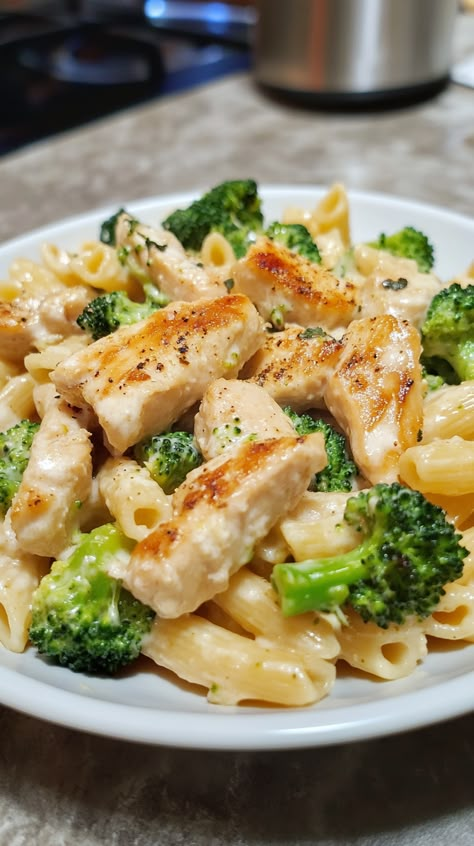 Creamy Chicken and Broccoli Pasta Easy Chicken With Broccoli Recipes, Easy Chicken And Broccoli Recipes, Easy Chicken Broccoli Pasta, Creamy Chicken And Broccoli Pasta, Broccoli Chicken Pasta, Chicken Broccoli Ziti, Chicken Broccoli Pasta Recipes, Creamy Chicken And Broccoli, Chicken And Broccoli Pasta