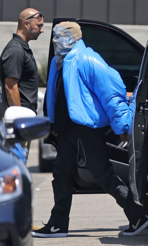 Kim Kardashian Cry, Kanye West Outfits, Kanye West Style, Blue Puffer, Jackets Winter, Gap Jacket, Down Jackets, Klein Blue, Winter Jackets Women