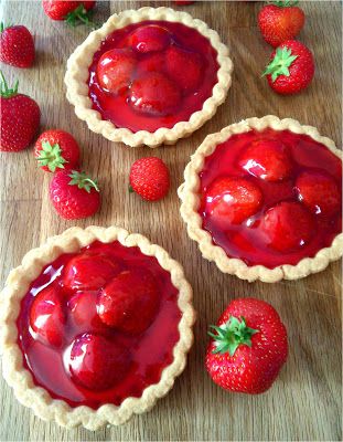 Summer Berry Tarts, easy but impressive afternoon tea treats! Berry Tarts, Afternoon Tea Ideas, Mini Torte, Tea Treats, Berry Tart, Summer Baking, Afternoon Tea Party, Tea Ideas, Sweet Pie