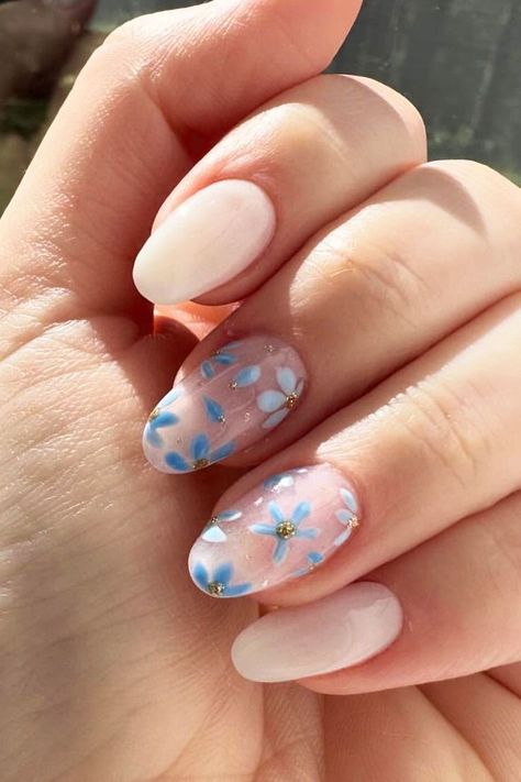 Flower Nails Ideas, Floral Goddess, Latest Nail Designs, Flower Style, Short Acrylic Nails Designs, Neutral Nails, Classy Nails, Cute Nail Designs, Short Acrylic Nails