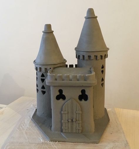 Fairy Castle Polymer Clay Castle, Pottery Castle, Len Castle Pottery, Ceramic Castle, Clay Castle, Fairy Castles, Castle Ceramic, Stone Keep Castle Model Project, Clay Fairy House Bottle