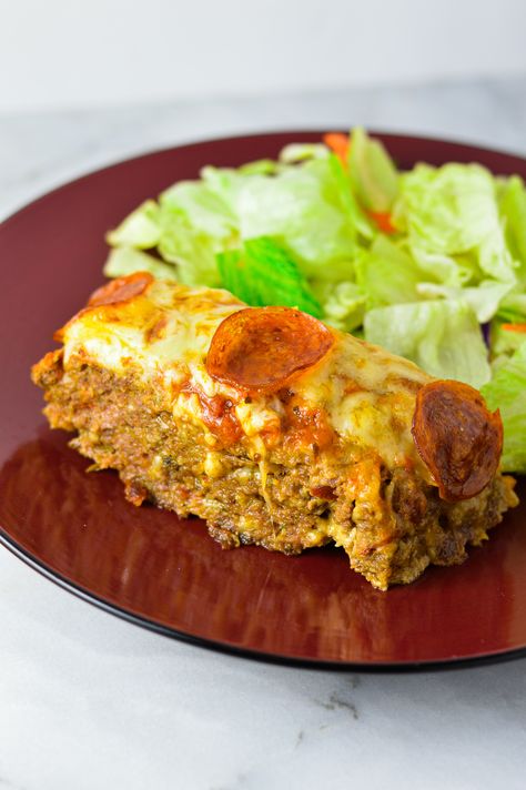 Pepperoni Pizza Meatloaf | A Taste of Madness Pizza Meatloaf Recipe, Ground Beef Potato Casserole, Pizza Meatloaf, Mac And Cheese Recipe Soul Food, Meatloaf Ingredients, Ground Beef And Potatoes, Easy Meatloaf, Baked Macaroni, Beef Casserole