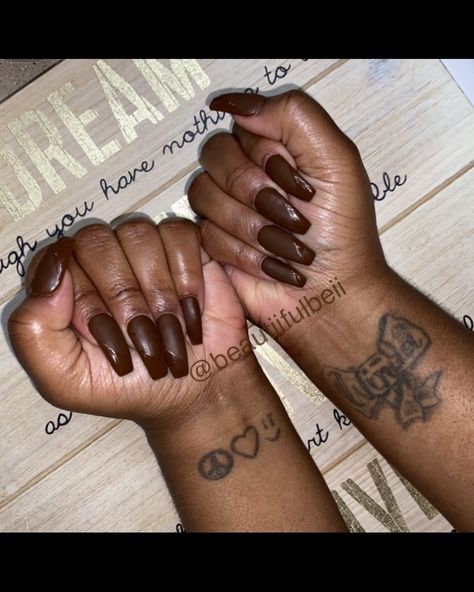 Matte Chocolate Nails w/ shiny tips. IG @beautiifulbeii Matte Nails With Shiny Tips, Nails With Shiny Tips, Chocolate Nails, Matte Nails, Nails