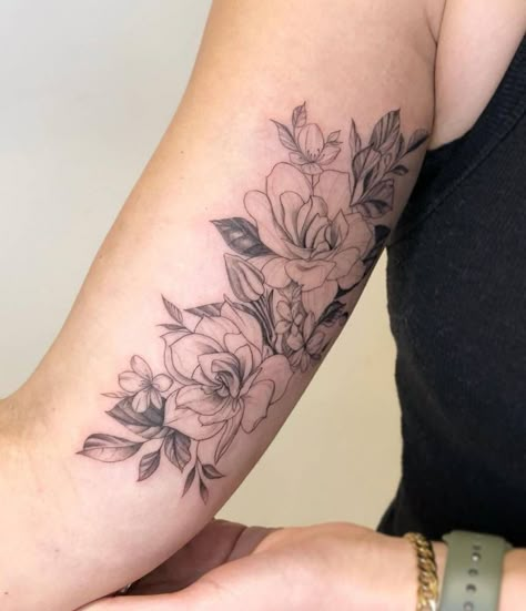 Gardenia Tattoo, Jasmine Tattoo, Flor Tattoo, Red Bird Tattoos, International Tattoo, Half Sleeve Tattoos Forearm, Feminine Tattoo Sleeves, Bouquet Tattoo, Beautiful Flower Tattoos