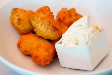 Long John Silvers Hush Puppies Recipe Long John Silvers Hush Puppies, Jalapeno Hush Puppies, Homemade Hushpuppies, Hush Puppies Recipe, Seafood Dish Recipes, Beer Bread Recipe, Chicken Tenderloin Recipes, Long John Silver, Homemade Tartar Sauce