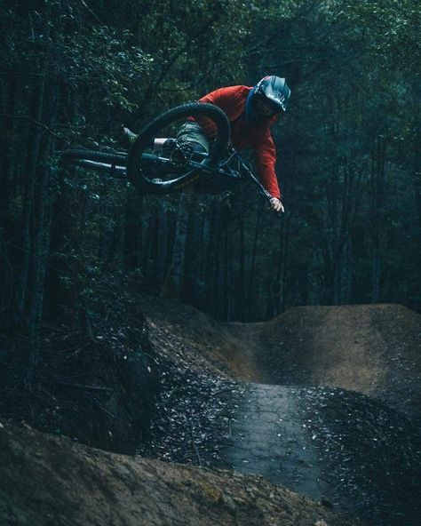 Biking Aesthetic, Mountain Biking Quotes, Yeti Cycles, Mountain Biking Photography, Mt Bike, Mountain Biking Women, Cool Dirt Bikes, Mini Project, Bike Aesthetic