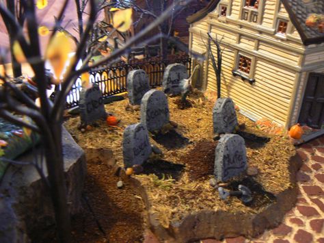 Lemax Halloween Village, Lemax Halloween, Dept 56 Halloween, Department 56 Halloween, Halloween Village Display, Lemax Village, Lemax Spooky Town, Casa Halloween, Haunted Dollhouse