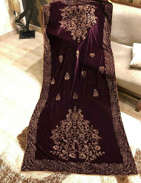 Most beautiful velvet shawls collection Shawl Measurements, Velvet Shawls, Punjabi Dress Design, Trendy Things, Subtle Glam, Arabian Dress, Velvet Dress Designs, Velvet Shawl, Frock Fashion