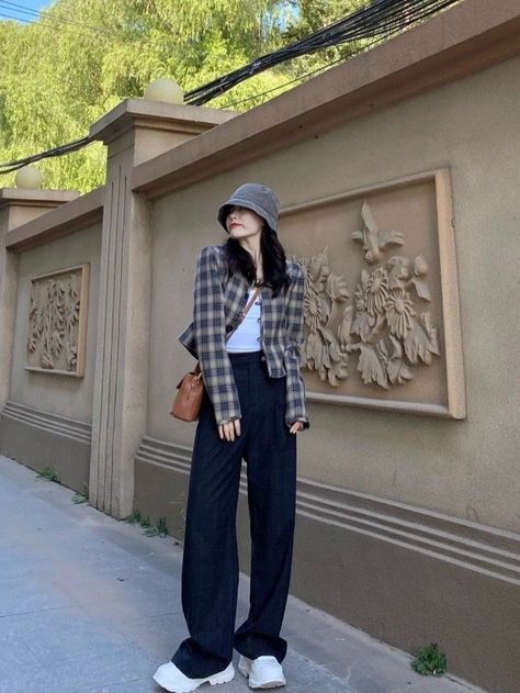 Modest Korean Fashion Summer, Simple Edgy Outfits, Ulzzang Fashion Summer, 대학생 스타일, Ulzzang Outfit, Rok Outfit, Korean Outfit Street Styles, Korean Fashion Summer, Korean Casual Outfits