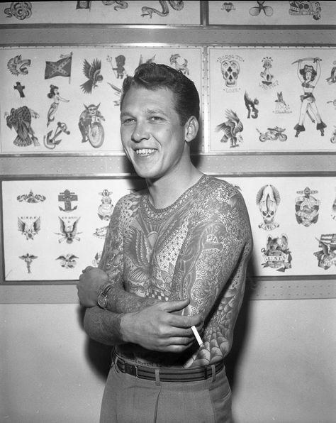 Lyle Tuttle, 1931-2019: See photos of SF tattoo legend from decades past - SFChronicle.com Lyle Tuttle, Sf Tattoo, Traditional Sailor Tattoos, F Tattoo, Vintage Style Tattoos, History Tattoos, Sailor Jerry Tattoos, Japanese Dragon Tattoos, Tattoo Photography