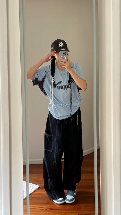 Baggy Outfits Girl Aesthetic, Y2k Fits Girl, Streetwear Fits Girl, Casual Outfits Streetwear, Y2k Girls Outfits, Baggy Clothes Outfit Women Streetwear, Outfits Girls Y2k, Baggy Dance Outfit, Baggy Sporty Outfit