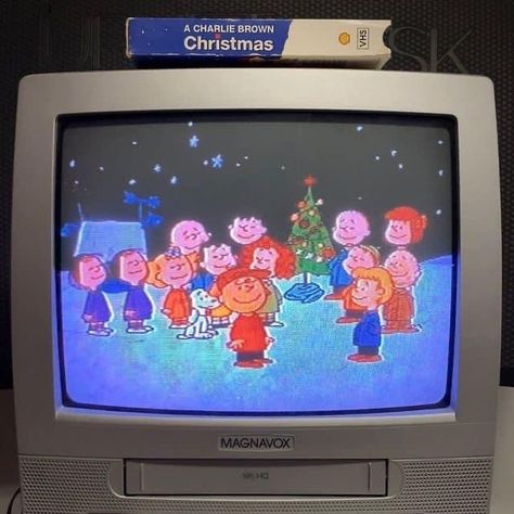 Nostalgia 2000s Christmas, 2010s Christmas Nostalgia, 2000s Winter Nostalgia, Christmas Nostalgia 2000s, Xmas Nostalgia, Christmas Time Aesthetic, 2000s Christmas, Nostalgic Fall, Merry Christmas Charlie Brown