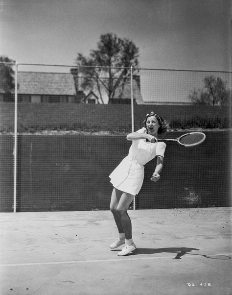 Geometric Objects, Minnie Riperton, Tennis Photos, Tennis Life, Playing Tennis, Classic Portraits, Barbara Stanwyck, Vintage Tennis, Sports Club