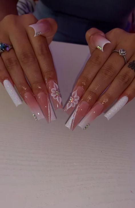 Long Nail Designs 2024 Trends, White Acrylic Nails Ideas, Nail Inspo With Initial, Celebrities Nails, Pink Bling Nails, Aqua Nails, Long Acrylic Nail Designs, Baddie Nails, Glamour Nails