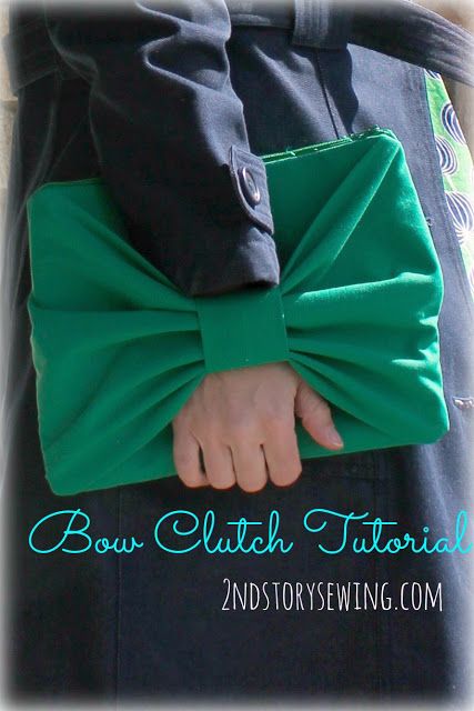 2nd Story Sewing: Bow Clutch Tutorial Diy Clutch Purse, Handbags Diy, Clutch Tutorial, Best Leather Wallet, Tote Tutorial, Bag Tutorials, Clutch Pattern, Sac Diy, Diy Clutch