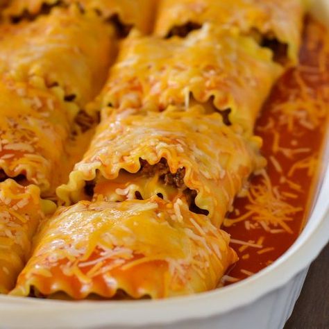 Beef Enchilada Lasagna Rolls - Life In The Lofthouse Recipes With Lasagna Noodles, Noodle Meals, Enchilada Lasagna, Life In The Lofthouse, Pizza Sides, Stomach Rumbling, Southern Foods, Taco Lasagna, Beef Enchilada