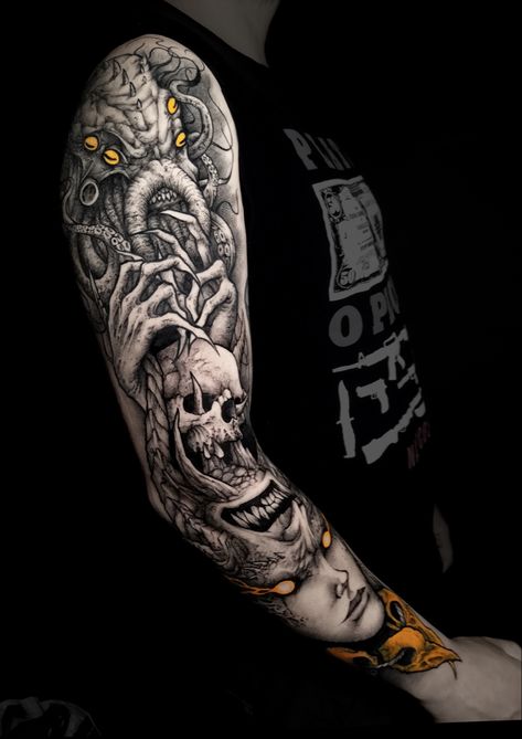 Mindflayer Tattoo, Creepy Tattoos, Sleeve Ideas, Sleeves Ideas, Sleeve Tattoo, Blackwork Tattoo, Madrid Spain, Blackwork, Sleeve Tattoos