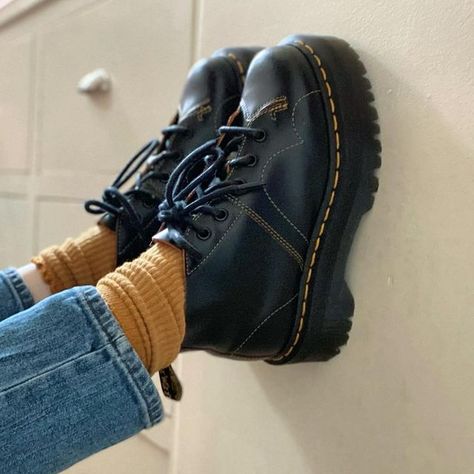 2016 Tumblr Outfits, Platform Dr Martens, Doc Martens 1460, Monkey Boots, Minimal Wardrobe, Martens Boots, Dr Martens Boots, Swag Shoes, Dream Shoes