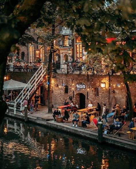 Utrecht Netherlands, Virtual Travel, Voyage Europe, Destination Voyage, City Aesthetic, Best Cities, Utrecht, Instagram Foto, Most Beautiful Places