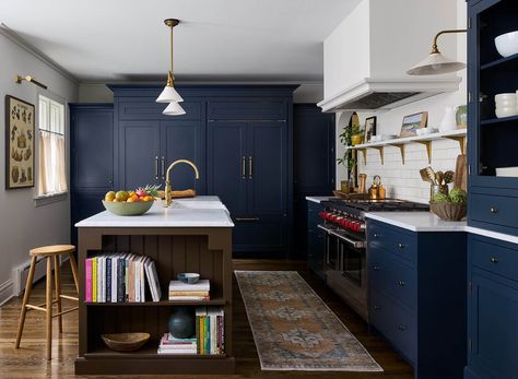 Cotswold-style cottage calls the design shots - Evanston RoundTable Kitchen With Blue Cabinets, Navy Kitchen Cabinets, Biggest House, Carrera Marble Countertops, Navy Blue Kitchen Cabinets, Navy Blue Kitchen, Mellow Colors, Custom Bench Cushion, Classic White Kitchen