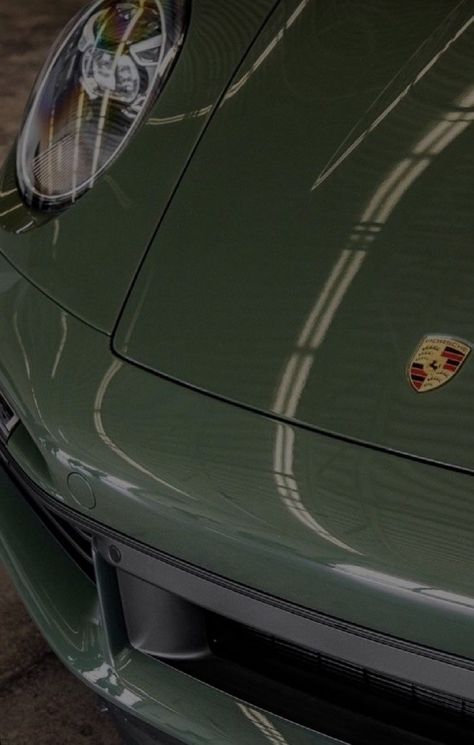 Forest Green Porsche, Green Ios 16, Dark Green Porsche, Porche Car, Toyota Trueno, Olive Green Wallpaper, Cars Modified, Accessories Organization, Car Dream