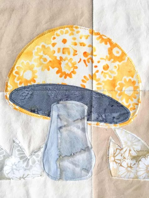 Mushroom Applique Pattern, Mushroom Quilt, Mushroom Stuff, Beginning Quilting, Magical Mushroom, Appliqué Patterns, Mushroom Crafts, Applique Art, Mushroom Table