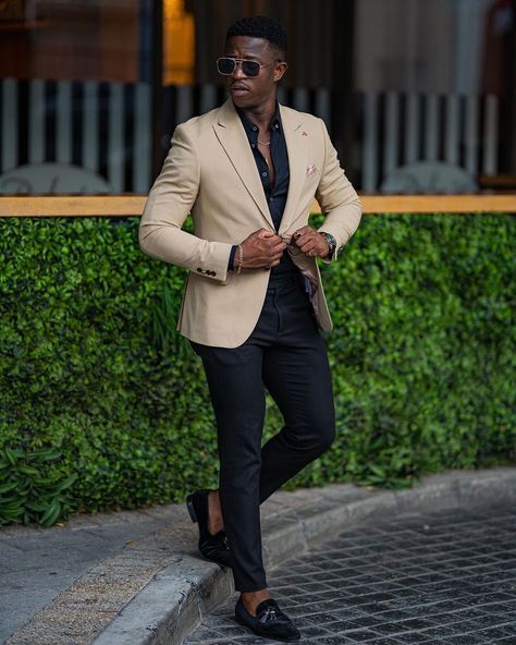 Trending Suits For Men, Traditional Attire For Men, Black Man Haircut Fade, Chocolate Palette, Formal Dress Code, Mens Smart Casual Outfits, Mens Business Casual Outfits, Classic Wear, Black Men Haircuts