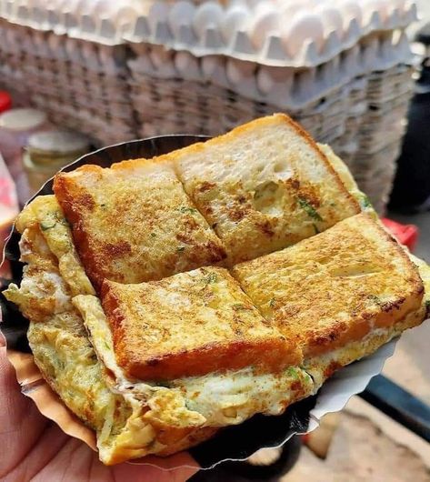 Bread Omlet, Egg Omlet, Best Morning, Healthy Food Menu, Breakfast Recipes Sweet, Healthy Food Inspiration, Breakfast Bread, Vegetarian Snacks Recipes, Food Crush