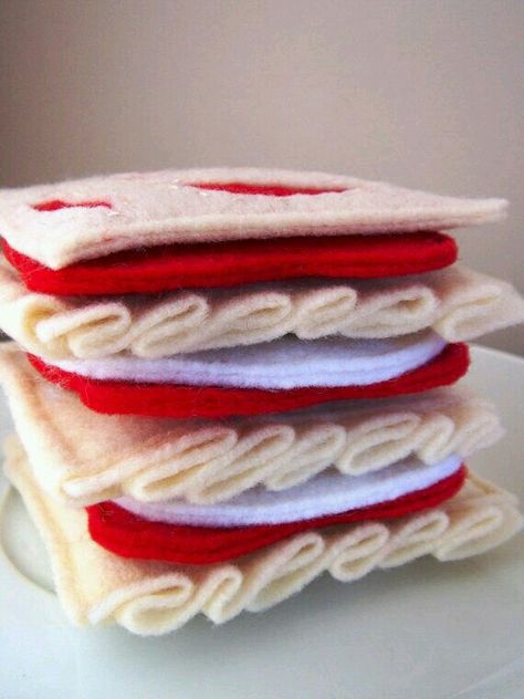 Play Food Diy, Food Lasagna, Noodles Sauce, Knitted Food, Theater Props, Childrens Play Kitchen, Play Kitchen Food, Felt Food Diy, Craft Food