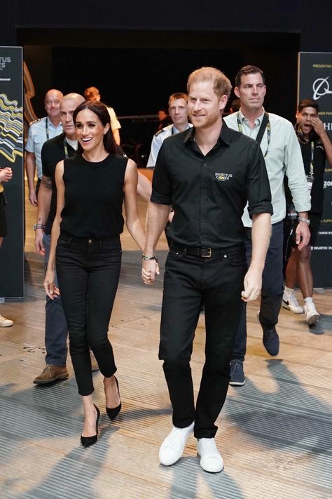 Estilo Meghan Markle, Meghan Markle Outfits, Chic Dressing, Principe William, Meghan Markle Style, Invictus Games, J Crew Style, Prince Harry And Meghan, The Duchess