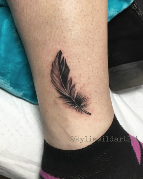 Chicken Feather Tattoo, Savage Tattoo, Chicken Tattoo, Feather Tattoo Design, Anklet Tattoos, Feather Tattoo, Arrow Tattoos, Memorial Tattoos, Feather Tattoos