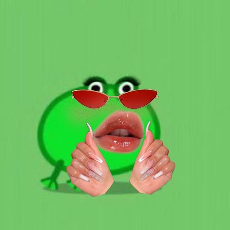 Pfp Funny Aesthetic, Peppa Pig Frog, Pig Lips, Peppa Pig Funny, Queen Meme, Pig Wallpaper, Frog Wallpaper, Crazy Funny Pictures, Funny Frogs