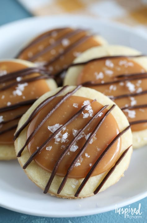 Caramel Shortbread, Dessert Oreo, Cake Mix Cookie Recipes, Chocolate Cookie Recipes, Cookies N Cream Cookies, Delicious Cookie Recipes, Best Cookie Recipes, Cookies Recipes, Easy Cookie Recipes