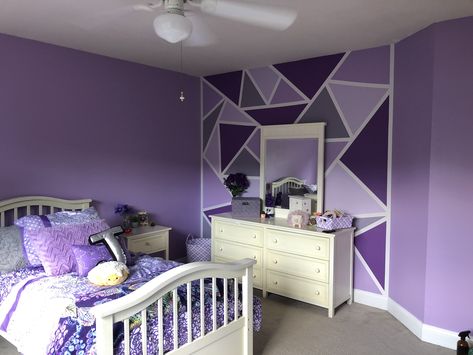 Geometric Wall Paint Purple, Aesthetic Vintage Room, Room Decor Bedroom Aesthetic, Aesthetics Room Decor, Bedroom Layout Design, Room Decor Ideas Aesthetic, Decor Bedroom Aesthetic, Purple Bedroom Decor, Geometric Wall Paint