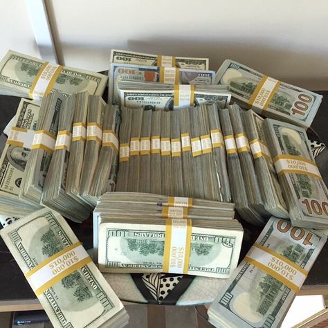 I AM A VERY STRONG, POWERFUL MULTI MILLION DOLLAR MONEY MAGNET NOW... Stacks Of Money, Whatsapp Text, Mo Money, Money Stacks, Money Magnet, Cash Money, Money Goals, Buy Bitcoin, Attract Money