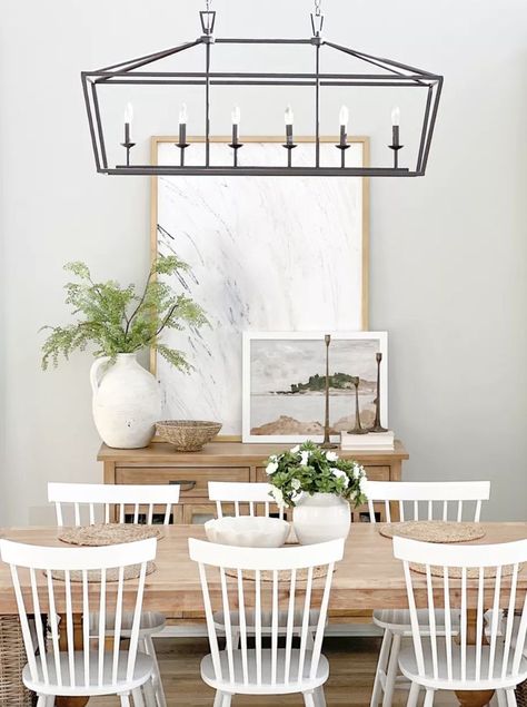 Coastal Dinning Room, Coastal Dining Room Table, Coastal Farmhouse Dining Room, Coastal Dining Chairs, Modern Coastal Interior Design, Light Wood Dining Table, Dining Chair Makeover, Home Decor Spring, Coastal Dining Room