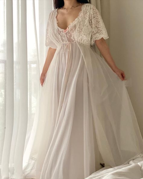 1880s Nightgown, Silk Night Gown Aesthetic, Fairytale Nightgown, Sleep Clothes For Women, Vintage Nightgown Aesthetic, Susie Core, Honeymoon Outfits Night, Fancy Nightgown, Nightgown Outfit