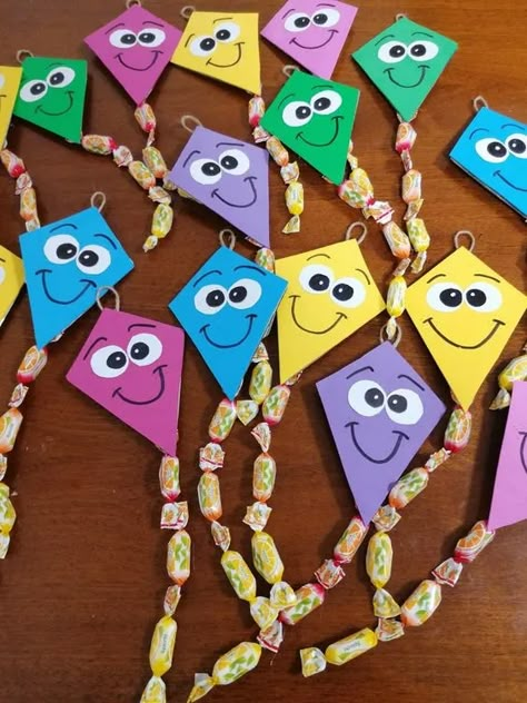 60+ Super Cute Valentines Party Favors for Kids That Are so Adorable - HubPages Valentines Party Favors, Valentine Party Favors, Party Favors For Kids, Crafts Easter, Hand Crafts For Kids, Cute Valentines, Diy Crafts For Kids Easy, Easter Decorations Diy Easy, Paper Towel Roll Crafts